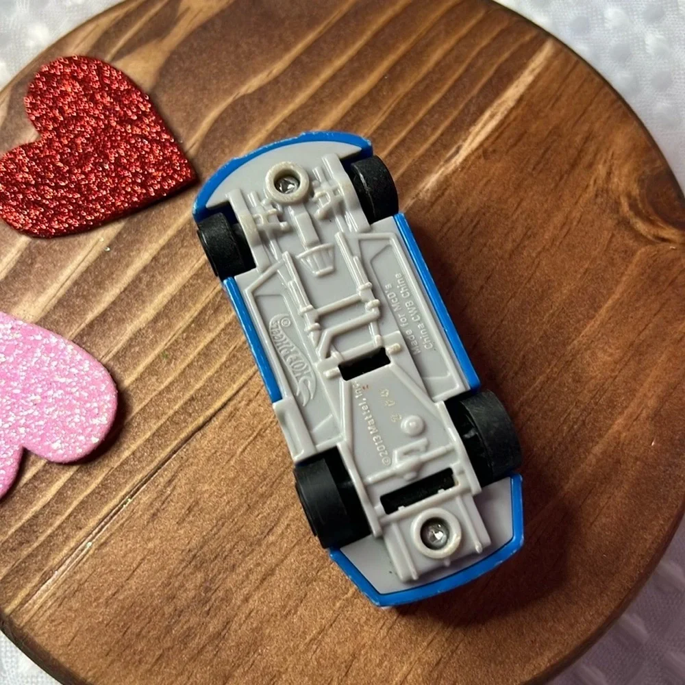 2013 Hot Wheels Plastic Blue Race Car, Made for McDonald's, Mattel Toy Vehicle.